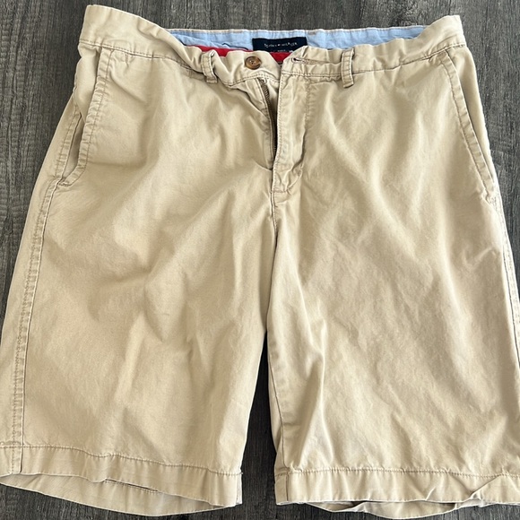 Tommy Hilfiger khaki short 34w - Picture 2 of 2